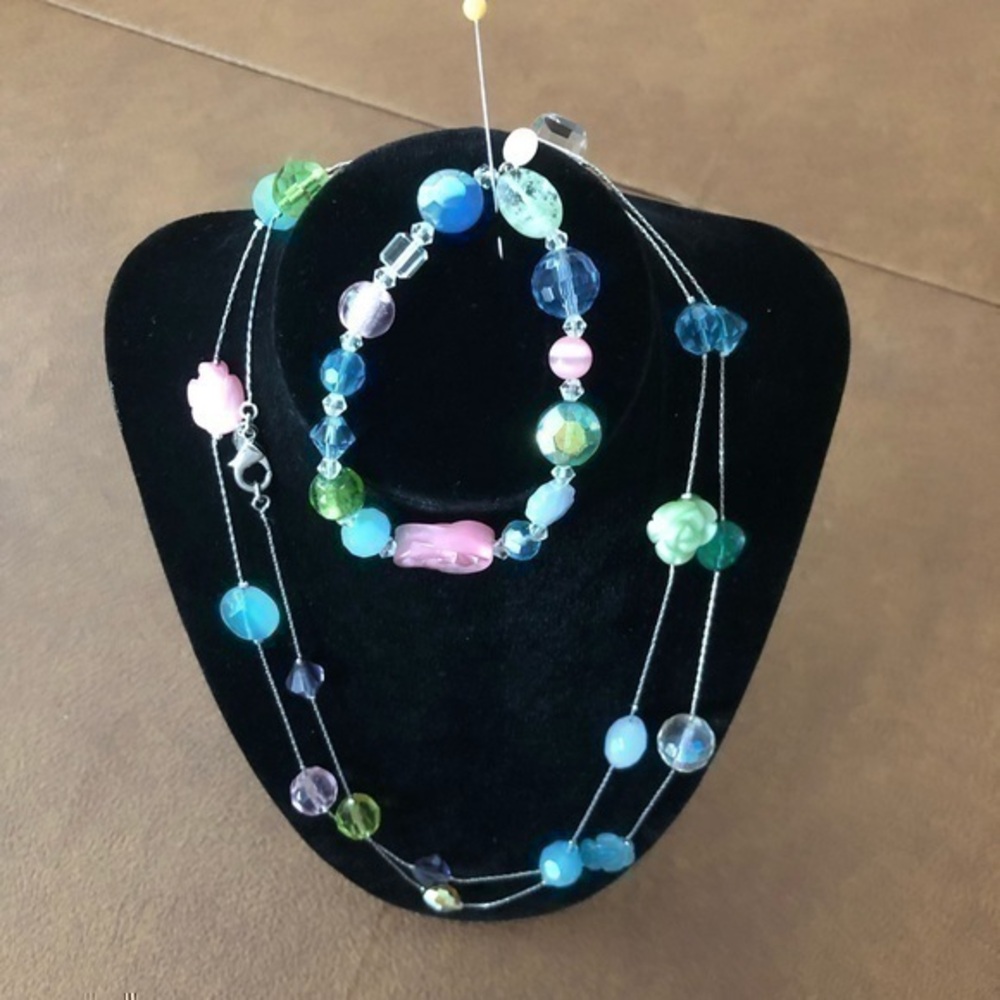 Necklace/bracelet